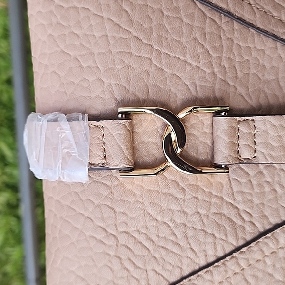 Jessica Simpson’s Natural Kandi Foldover Crossbody Clutch NWT - Picture 9 of 14